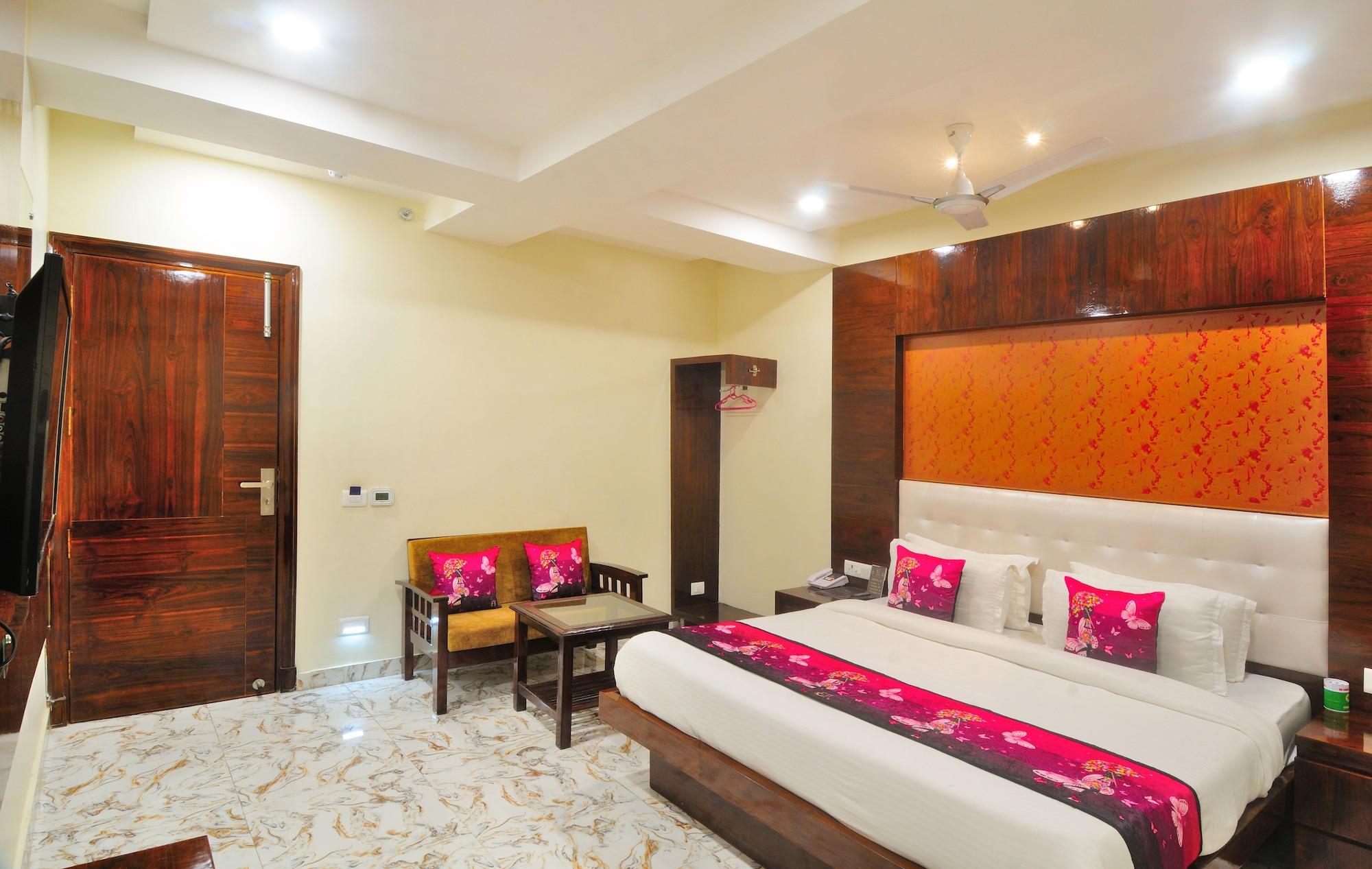 Staybook-Jyoti Mahal A Heritage Hotel Нью-Дели Экстерьер фото