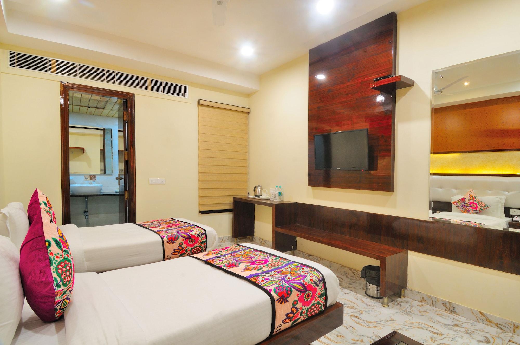 Staybook-Jyoti Mahal A Heritage Hotel Нью-Дели Экстерьер фото