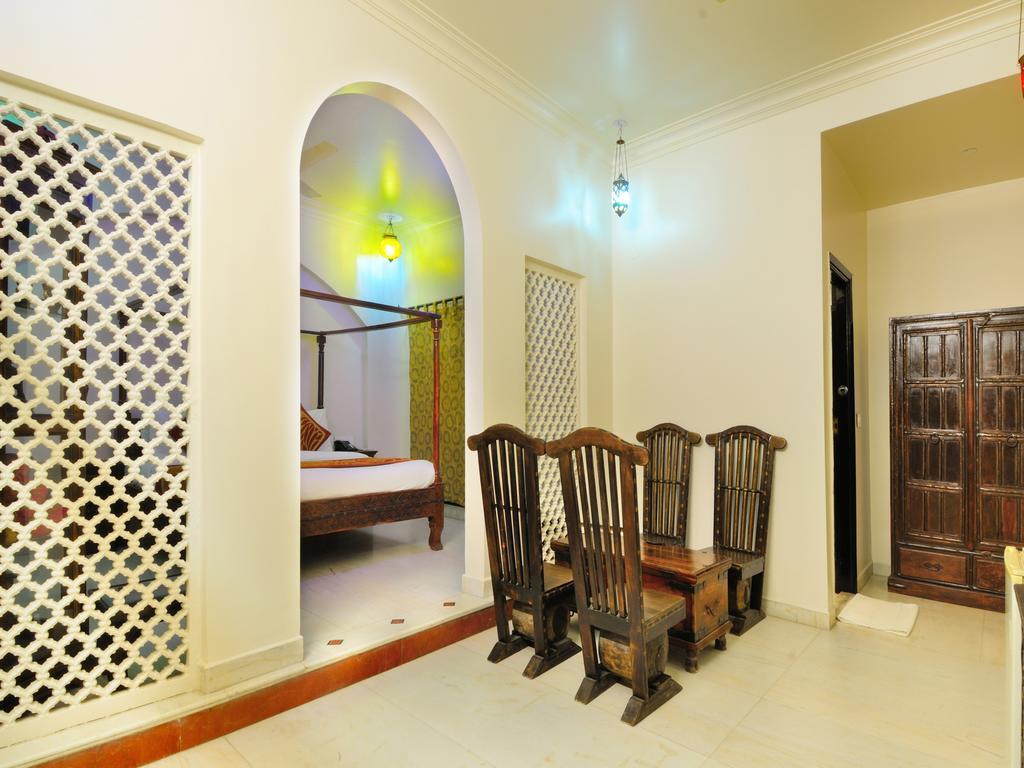 Staybook-Jyoti Mahal A Heritage Hotel Нью-Дели Экстерьер фото