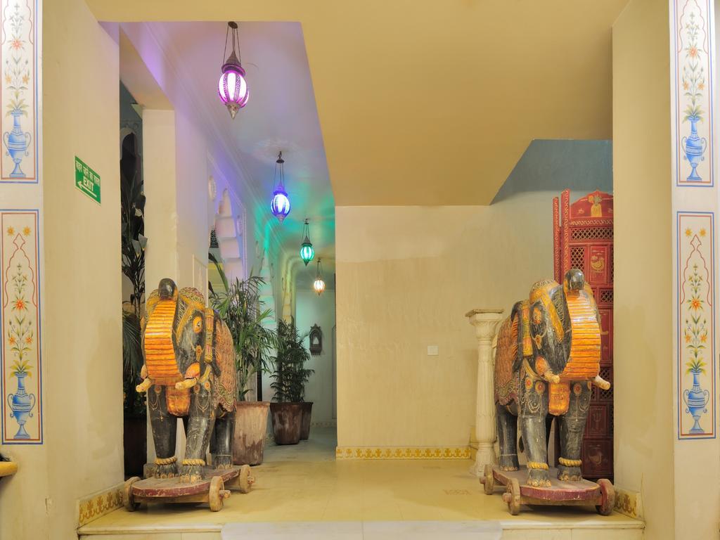 Staybook-Jyoti Mahal A Heritage Hotel Нью-Дели Экстерьер фото