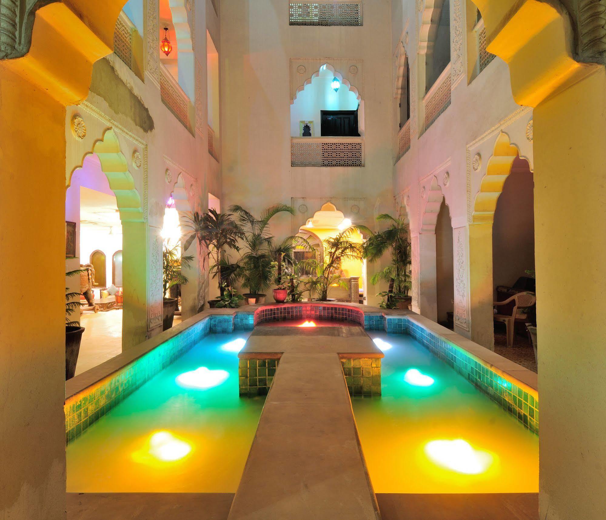 Staybook-Jyoti Mahal A Heritage Hotel Нью-Дели Экстерьер фото