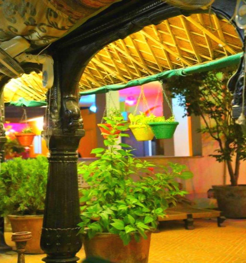 Staybook-Jyoti Mahal A Heritage Hotel Нью-Дели Экстерьер фото